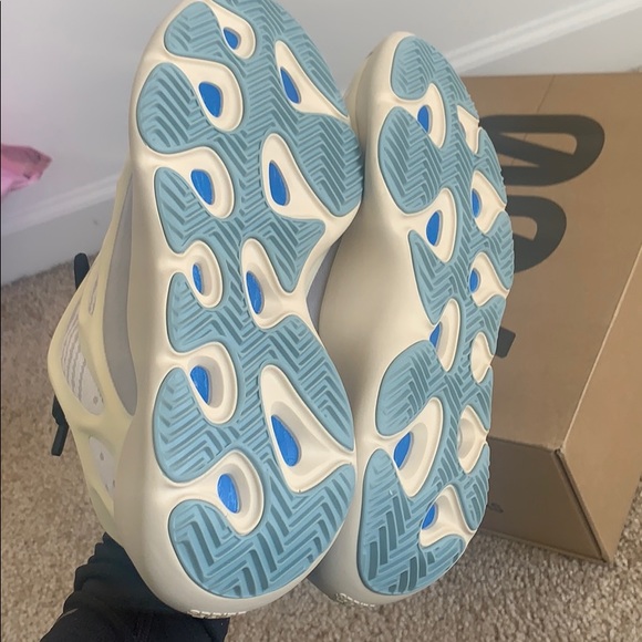 Brand new never worn - Picture 3 of 4